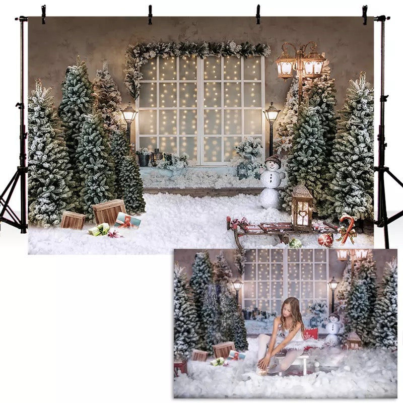 Arrière-plan de photographie de noël, arbre de noël, traîneau, champ de neige, fenêtres françaises, décoration de fête, bannière accessoire pour Studio Photo 