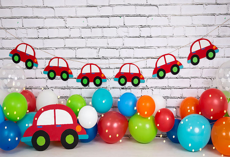 Arrière-plan de photographie, mur de briques blanches, ballon de voiture rouge, décor de fête d'anniversaire pour nouveau-né, Studio photo