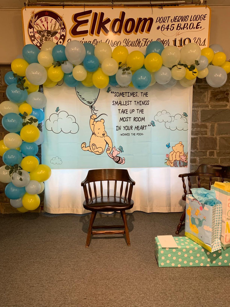 Classic Winnie The Pooh Backdrop Baby Shower Light Blue Background Hot Air with White Clouds Backgrounds for Boy 1st Birthday Butterfly Vinyl Backgrounds Party Decoration